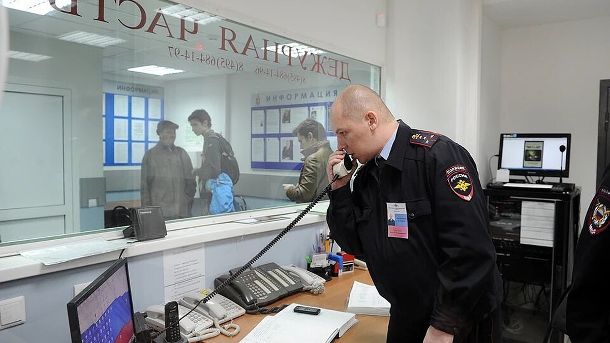 Сбежавшая из Чечни девушка покинула отдел полиции Нагатино-Садовники в  Москве - KP.RU