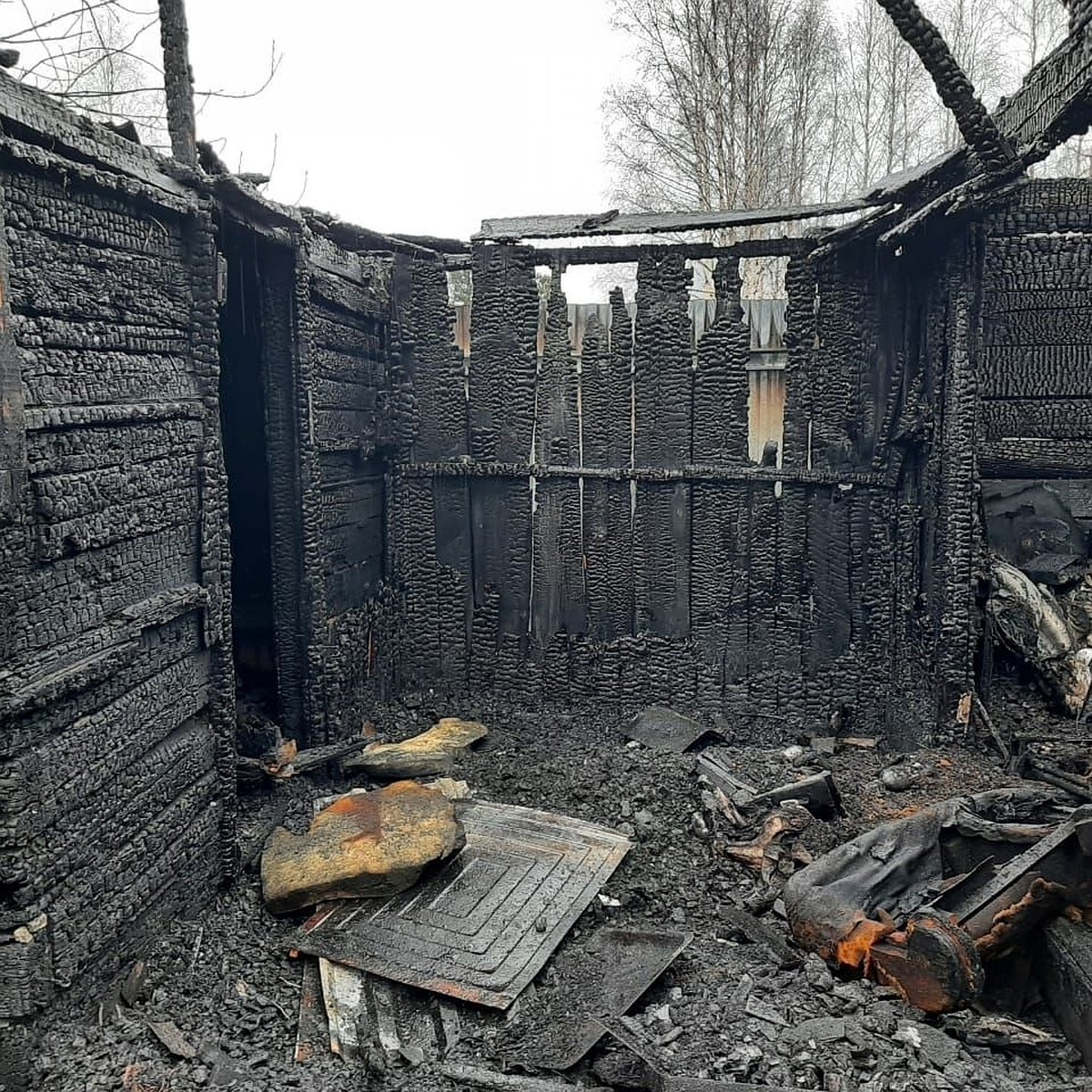 В Сургуте во время пожара в ТСН «Кедровый бор» нашли тело мужчины - KP.RU