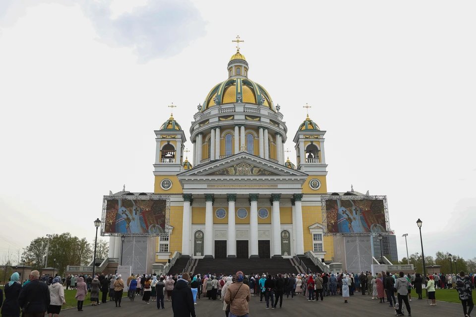 Святыни пробудут в кафедральном соборе Рождества Христова до 13 июня