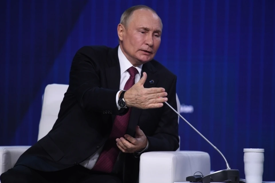 Указ о награждении президент подписал накануне, 21 мая.