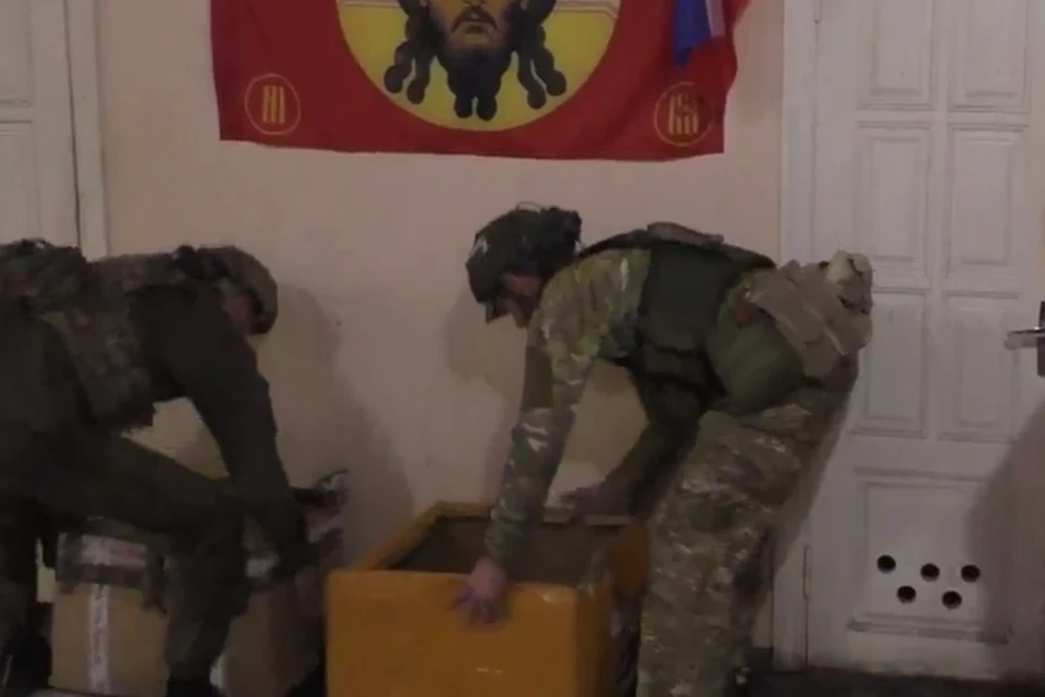 Активисты Народного фронта доставили гумпомощь первому армейскому корпусу ДНР. Фото: Народная милиция ДНР