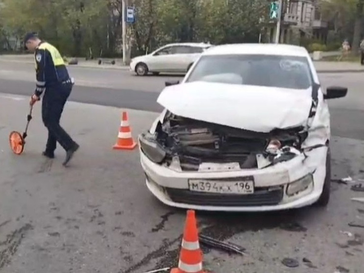 В Екатеринбурге ищут водителя «Газели», устроившего ДТП с тремя  пострадавшими - KP.RU