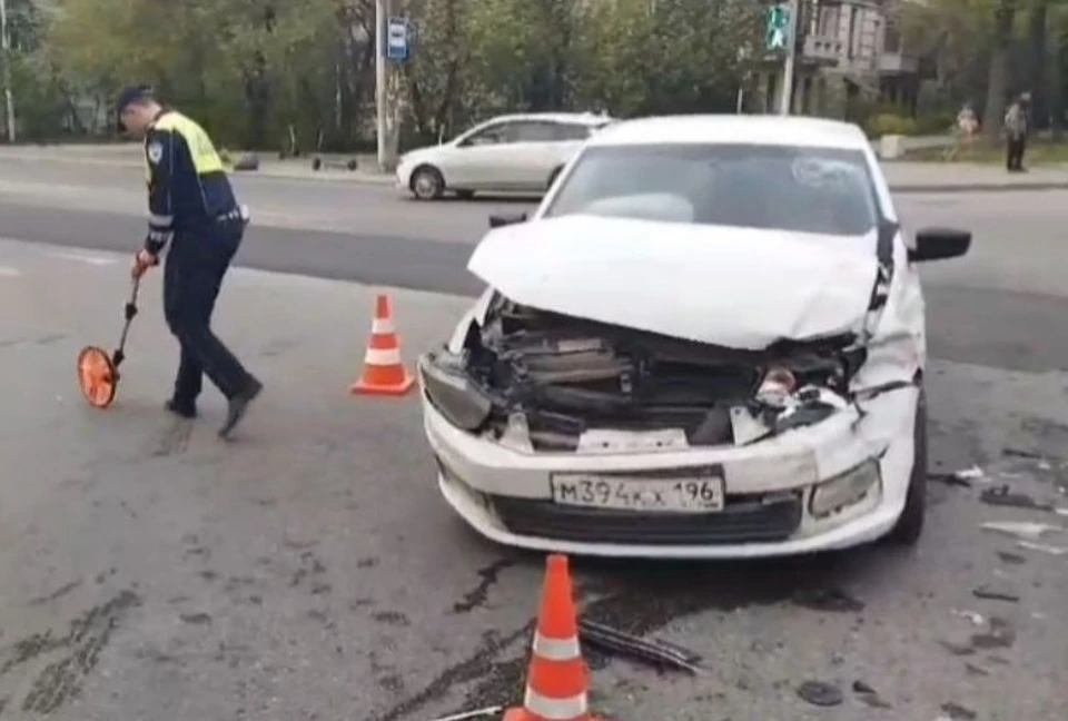 ДТП произошло 25 мая в Екатеринбурге. Фото: ГИБДД по Екатеринбургу