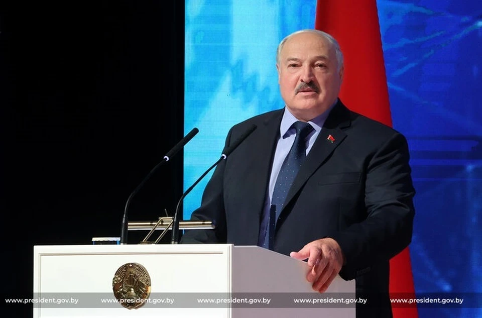 Лукашенко сказал белорусским журналистам принимать вызовы в интернете. Фото: president.gov.by.
