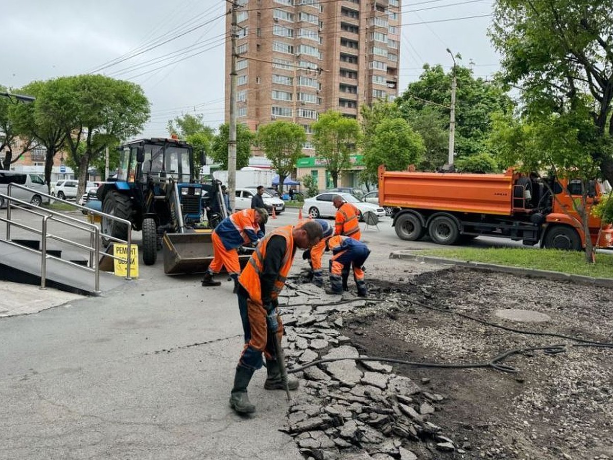 Во Владивостоке ремонтируют дорогу на Русской - KP.RU