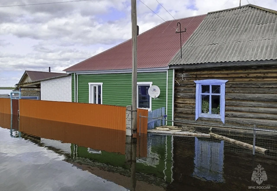 Подтопленные дома в Усть-Ишимском районе