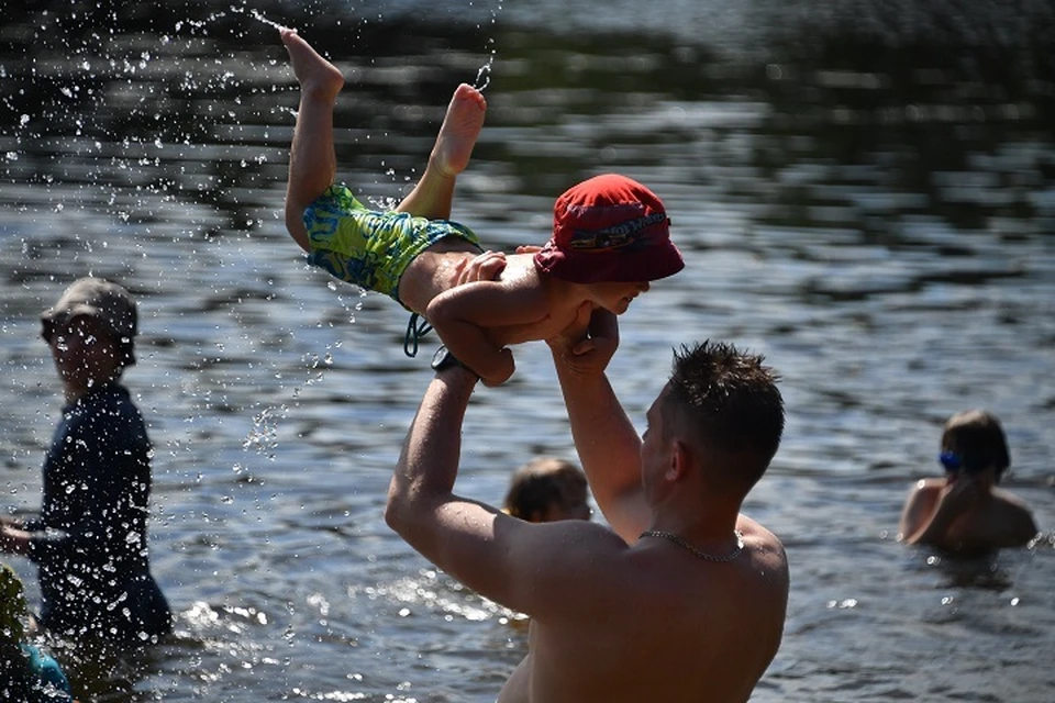 Ярославские спасатели рассказали, что нельзя делать в воде.