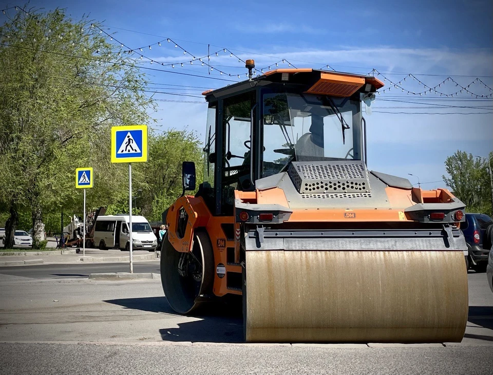 Дорожники в этом сезоне уложат более 33 километров нового асфальта в Волгограде.