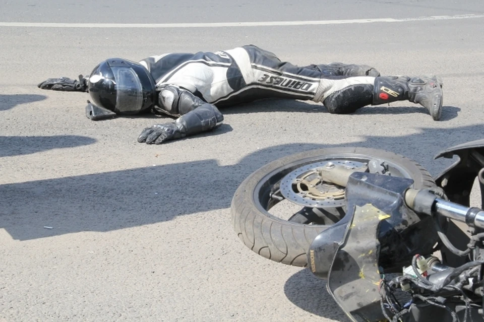 В Димитровграде 26-летний мотоциклист не справился с управлением. Фото архив КП