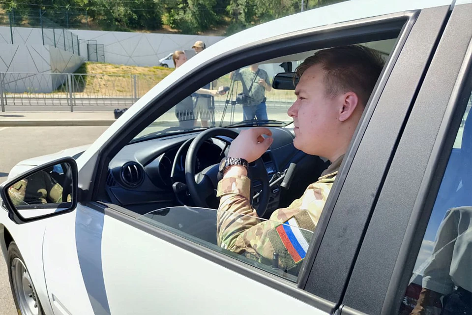После мероприятия бойцы уезжали на своих новых автомобилях. Фото: администрация Волгоградской области.