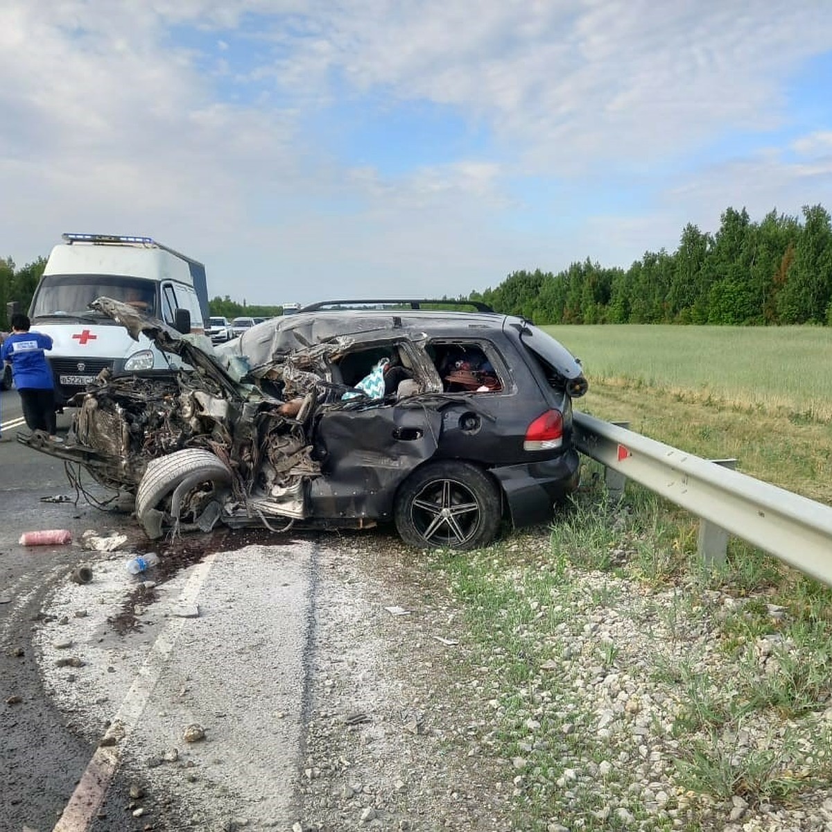 В Красноармейском районе водитель и ребенок из Hyundai скончались в ДТП с  фурой - KP.RU