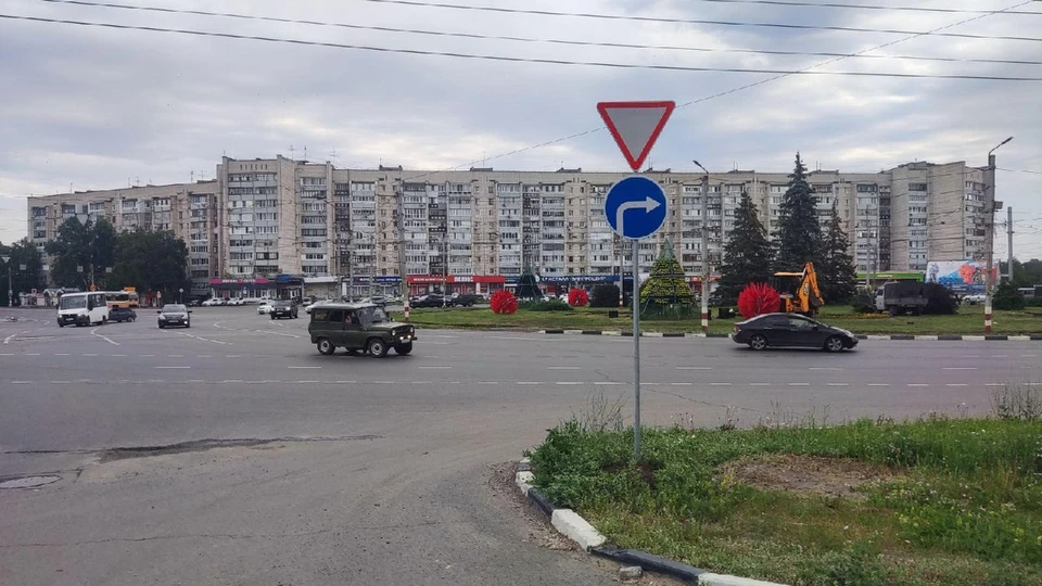 В Ульяновске Пушкарёвском кольце появились новые дорожные знаки | ФОТО: телеграм-канал МБУ «Правый берег»
