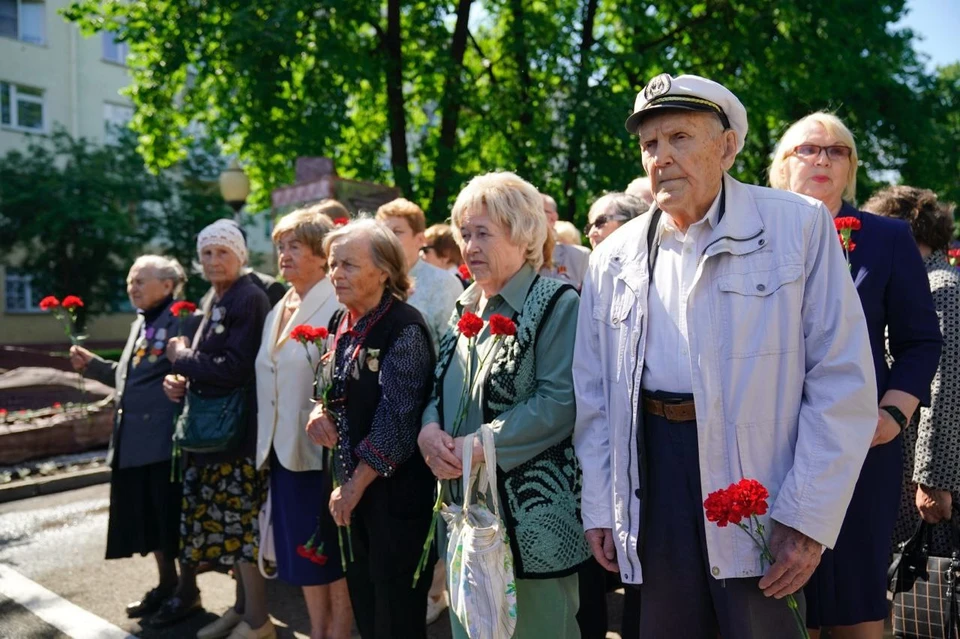 Ветеран войны и Почетный гражданин города Кемерово Анатолий Михайлович Терехов принял участие в возложении цветов. Фото: Евгений ГОРБАЧЕВ