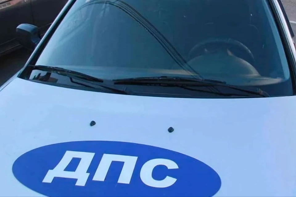 Машины стояли на светофоре, когда произошла авария