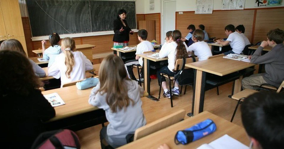 Правительство хочет оставить в школах обязательными для учащихся только четыре предмета. Фото: соцсети