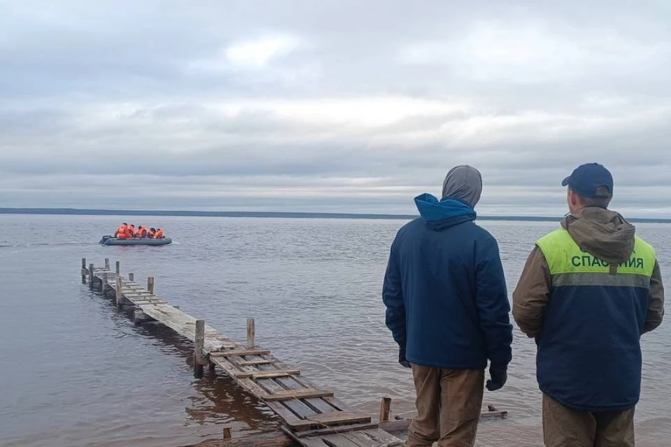 Пропавшего подростка ищут на воде. Фото: vk.com/aocc29