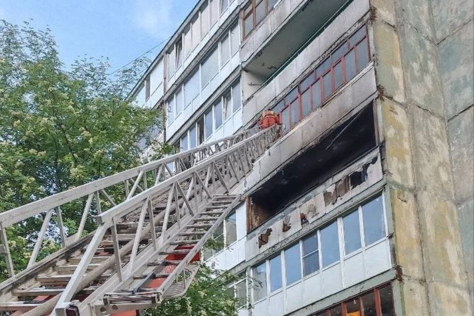 Балкон выгорел полностью. Фото: ГОЧС и ПБ по Мурманской области