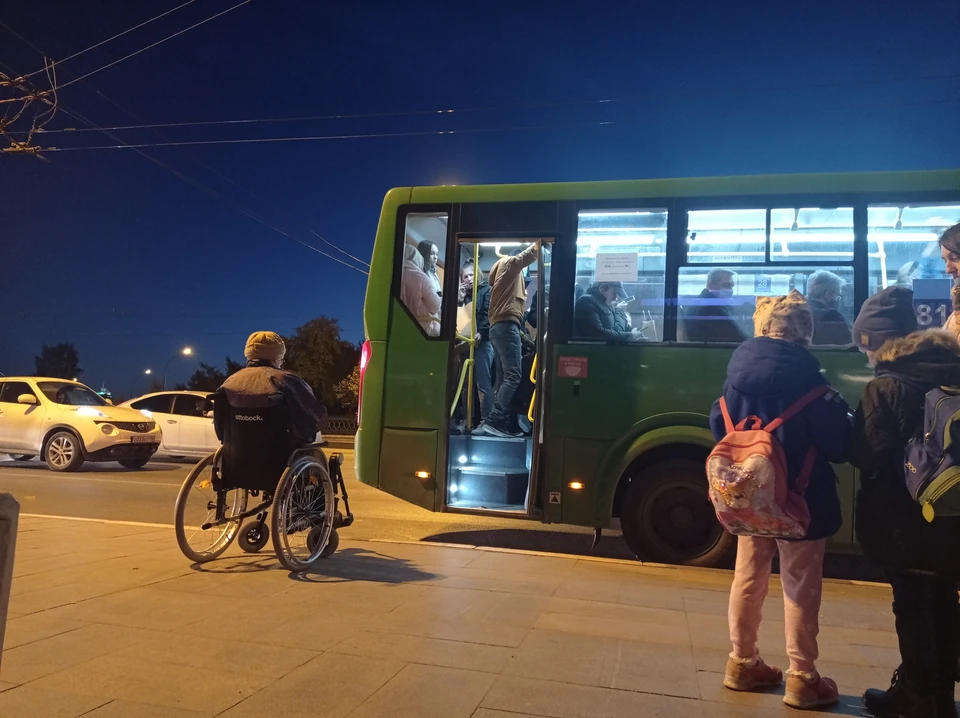 В 2024 году 35 свердловчан получат специальные коляски, способные передвигаться по лестницам
