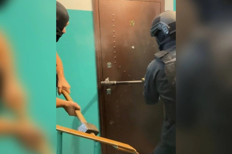 В Новосибирске задержали мошенника, похищавшего деньги при аренде квартир. Фото: скриншот из видео ГУ МВД по НСО.