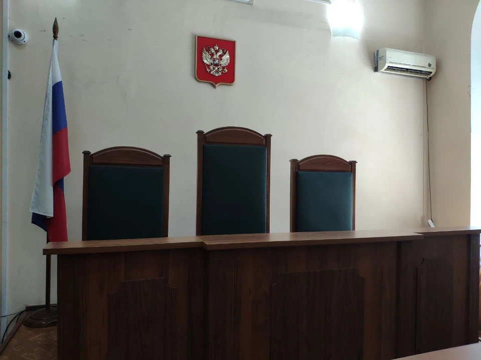 Заседание перенесли, потому что не было адвоката подсудимого.