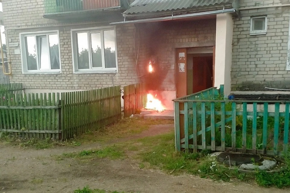 В поселке под Ярославлем во время грозы загорелся счетчик. ФОТО: группа " Подслушано Борисоглебский ЯрОбл" ВКонтакте