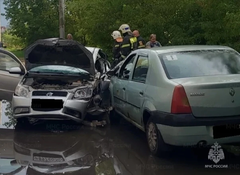 В Калуге 41-летняя женщина пострадала в массовом ДТП на Северном