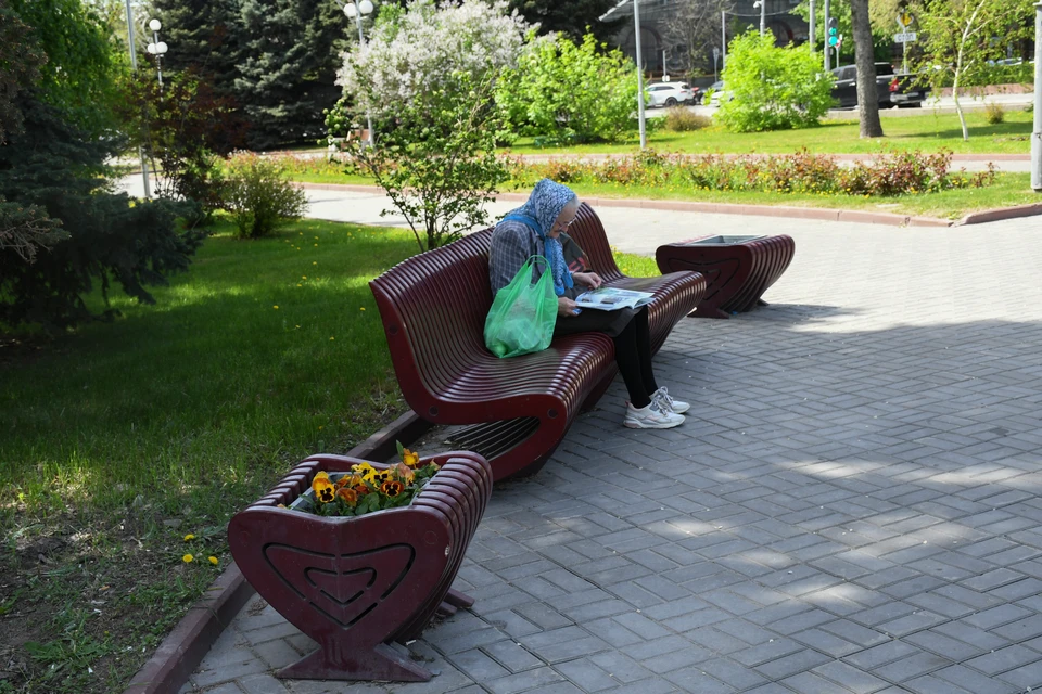 В самое пекло даже в тени и у воды будет очень жарко.
