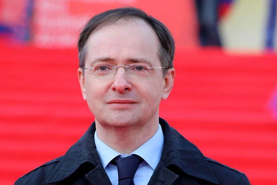 Песков: Мединский продолжает курировать наработки по переговорам с Украиной