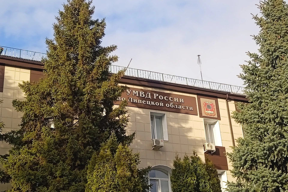 Девять свертков с наркотиками изъяли у 22-летнего парня липецкие полицейские