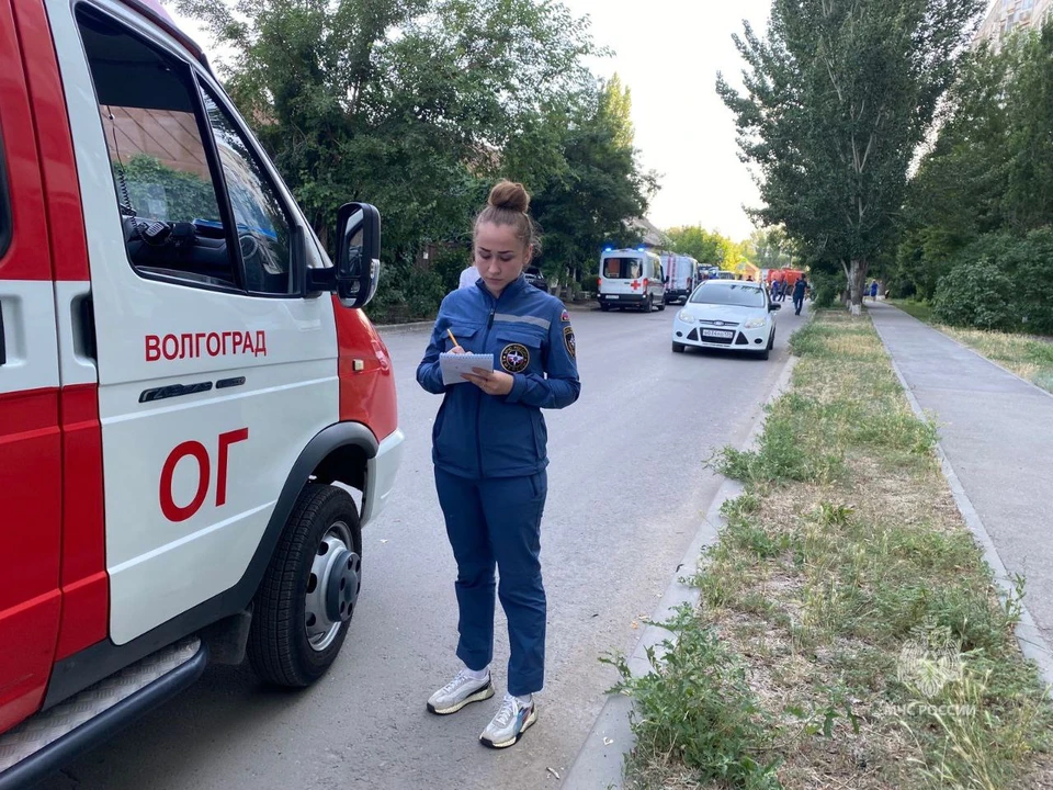 На месте все экстренные службы.