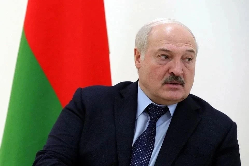 Лукашенко призвал россиян и украинцев покупать дешевую землю в селах Белоруссии