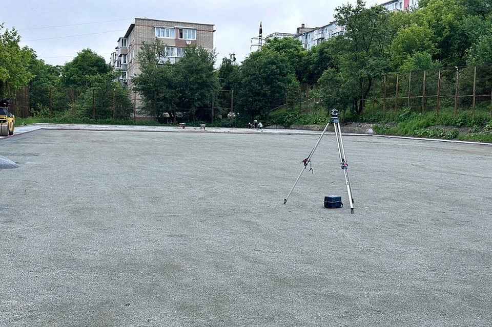 Работы по обновлению стадиона в центре идут полным ходом.