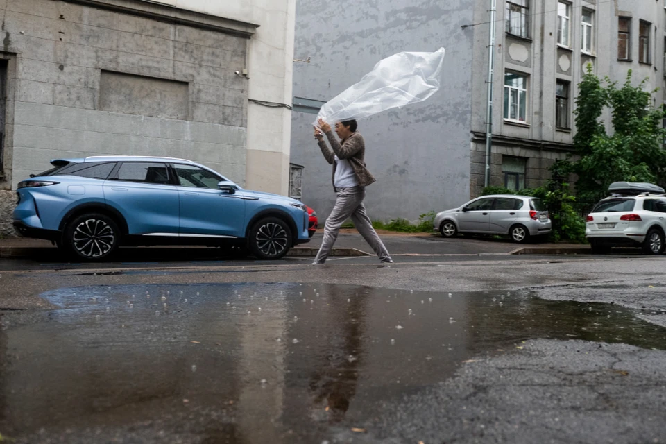 Порывы ветра могут достигать до 17 метров в секунду.
