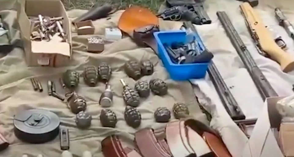 Оружейный схрон в квартире краснодарца. Фото: скриншот видео.