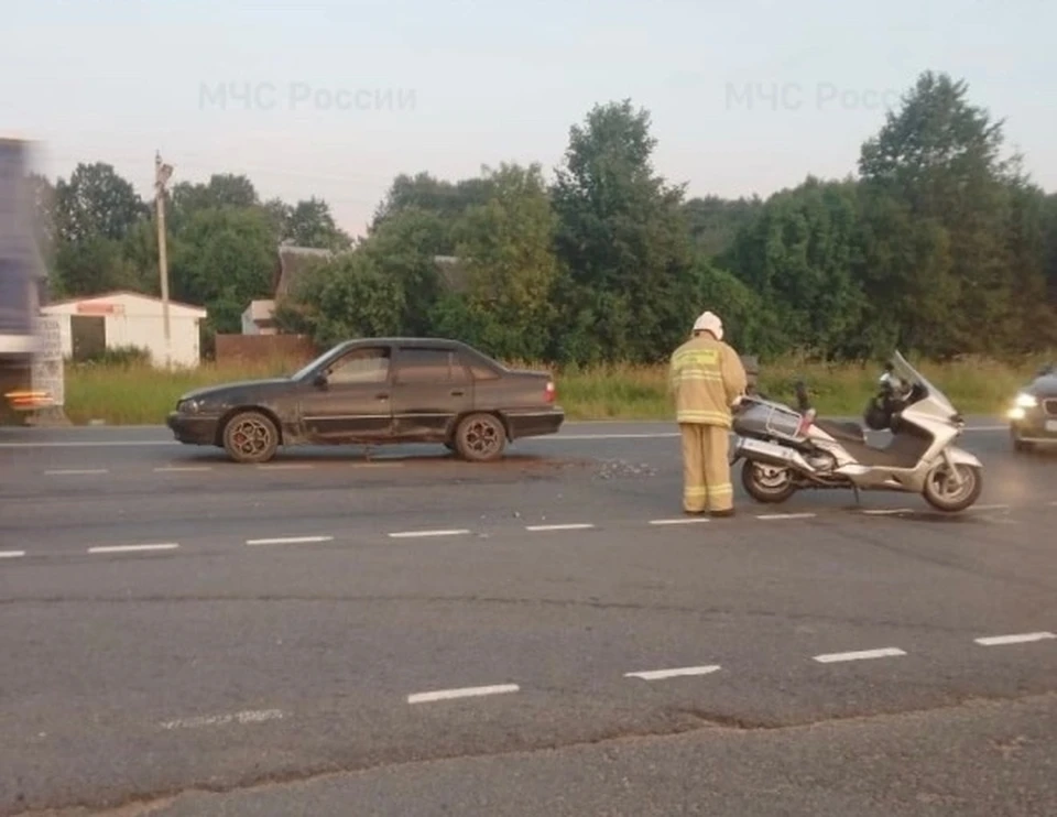 В Жуковском районе столкнулись легковушка и мотоцикл