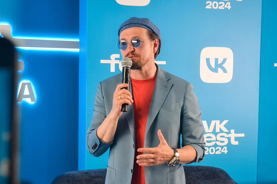 Сергей Безруков посетил VK FEST в Лужниках.