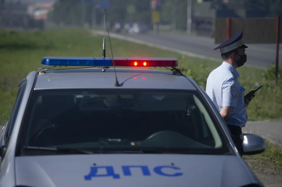 Автоинспекторы остановили мотоциклиста на улице Ленина в Первоуральске