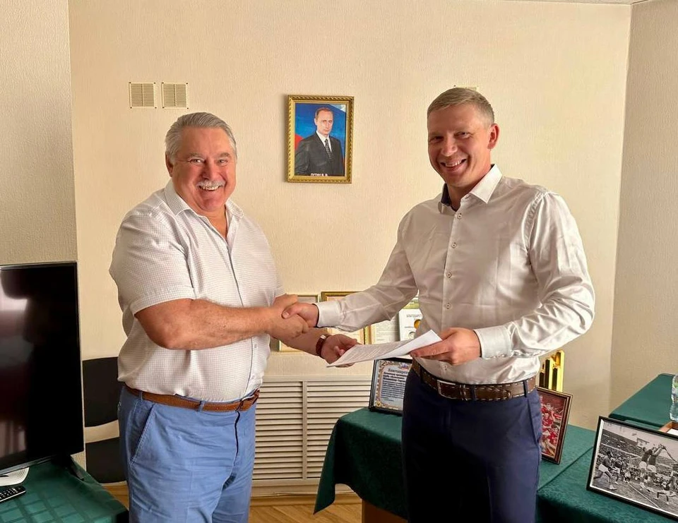 «Ярославич» является для олимпийского чемпиона родным клубом, ведь именно здесь он начинал свою карьеру. Фото: ТГ-канал Михаила Евраева.