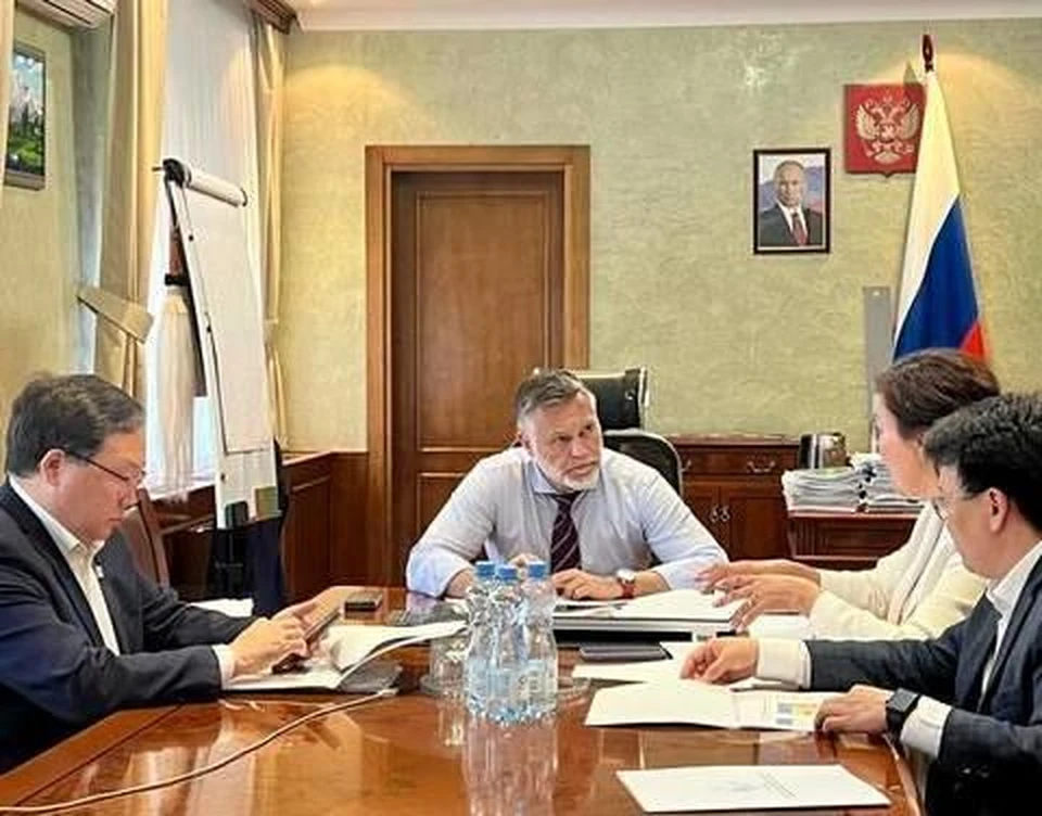 Важно повысить качество медицинских услуг для всех жителей региона. Фото: Правительство Якутии.