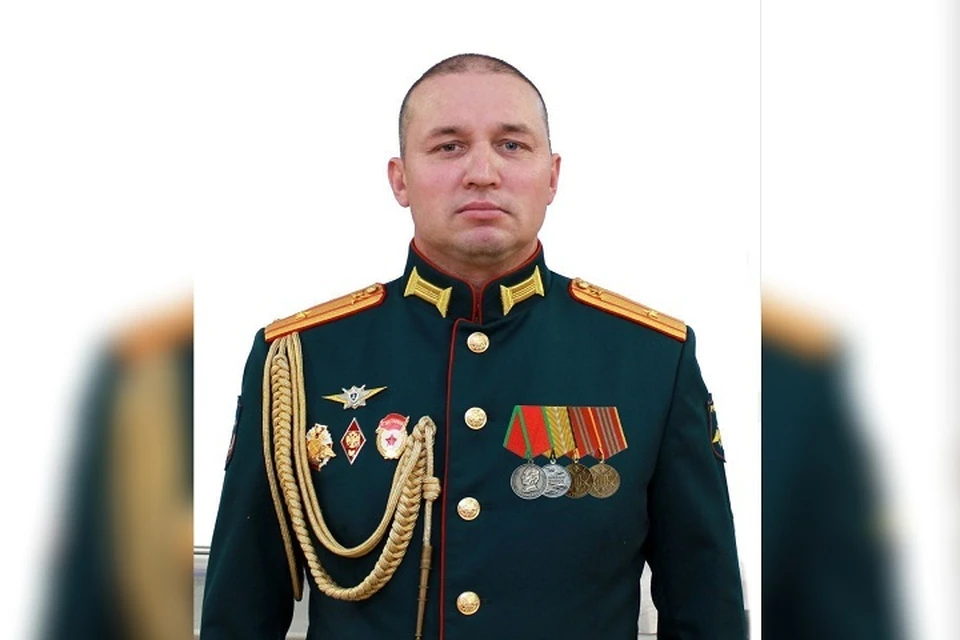 Евгений Лошкин проявил мужество и самоотверженность при выполнении боевой задачи.