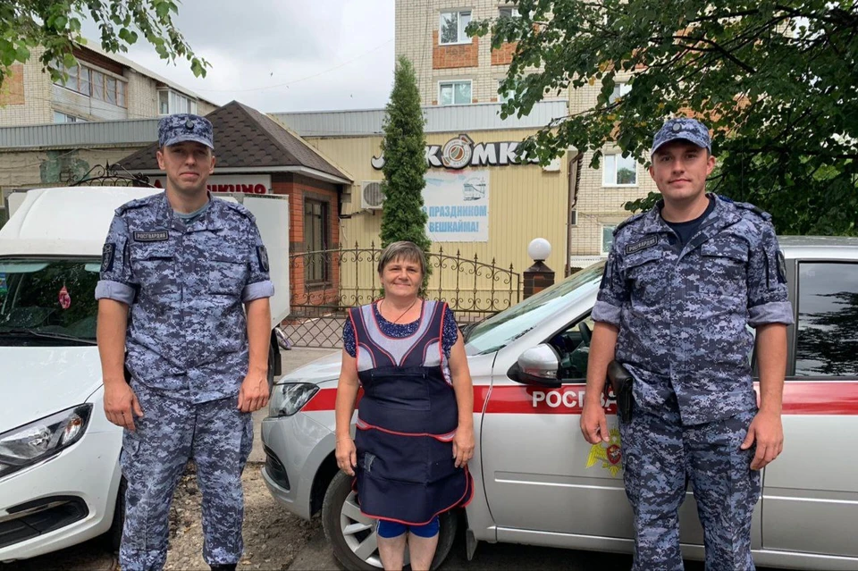 Росгвардейцы потушили магазин в Вешкайме до приезда пожарных. ФОТО: пресс-служба Росгвардии УО