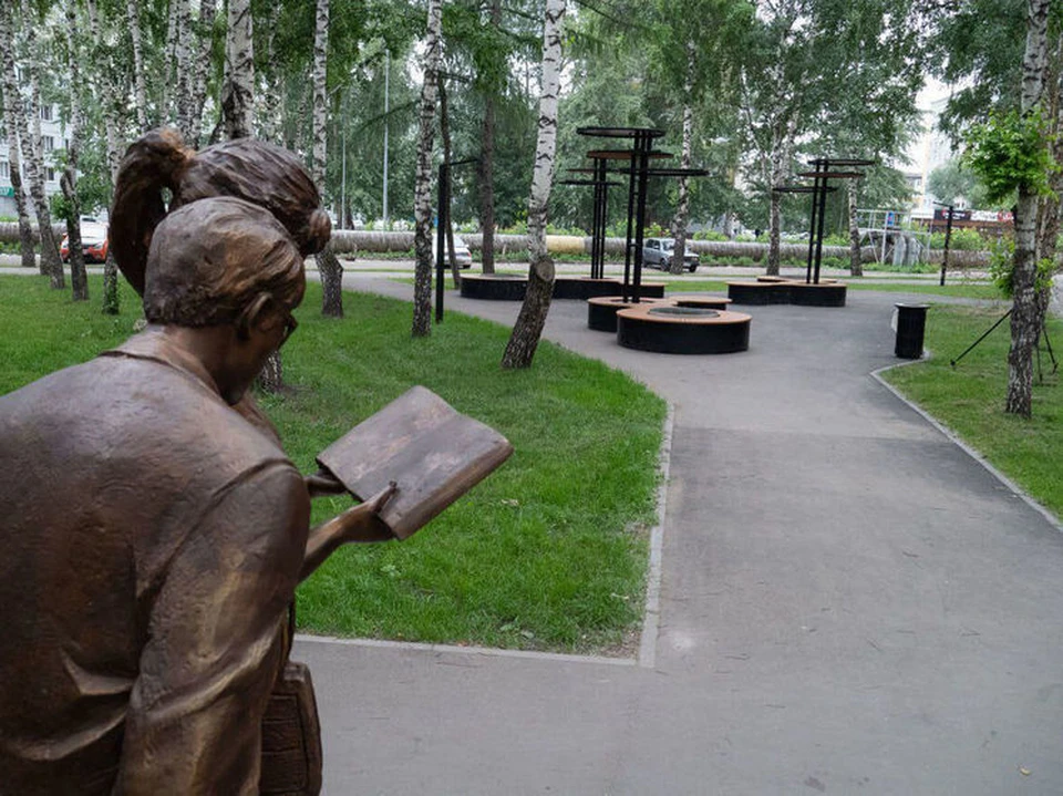 По словам свидетелей, вандалы украли блины на тренажерах и открутили штангу. Фото: администрация Кемерова