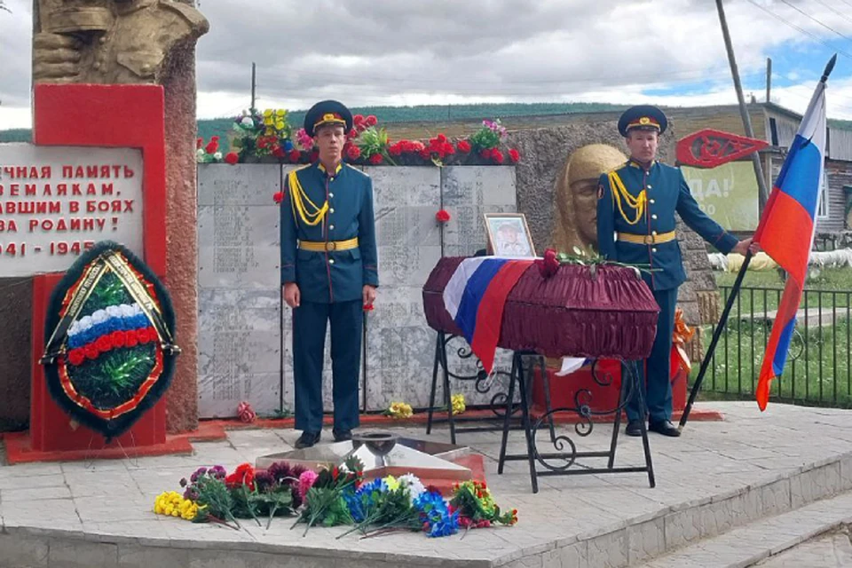 С участником спецоперации простились в Жигаловском районе. Фото: пресс-служба администрации Жигаловского района.