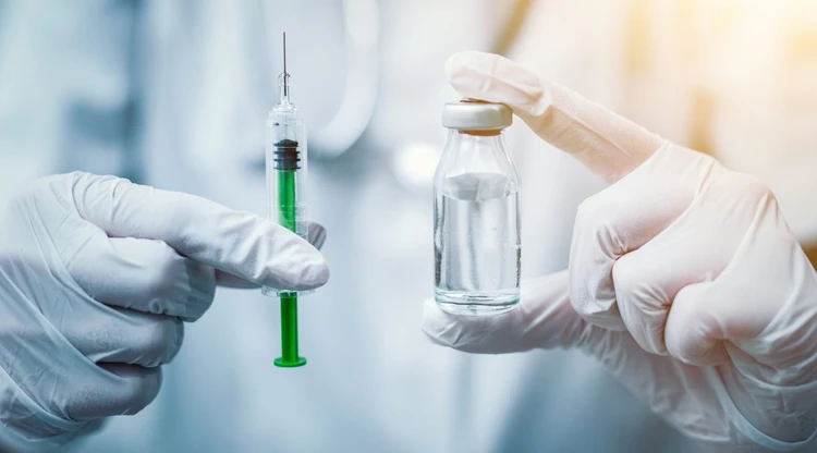 Гинцбург назвал сроки начала клинических исследований вакцины от рака