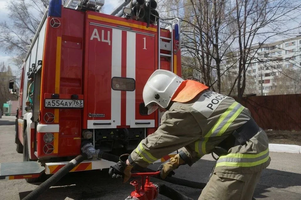 Пожарные спасли из огня 1 человека
