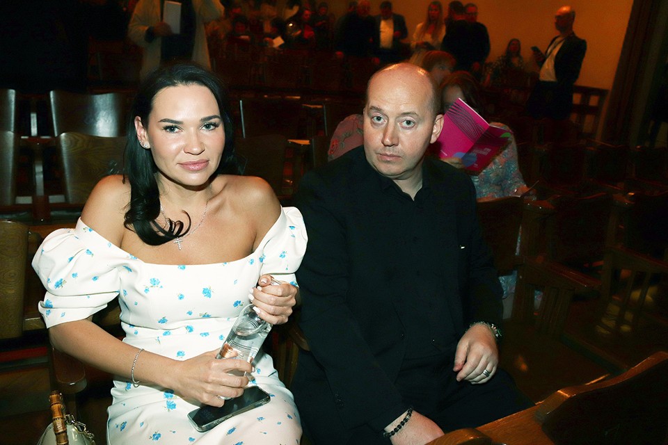 Сергей Бурунов больше не свободен: Самый завидный актер-холостяк встречается с красавицей из известной семьи