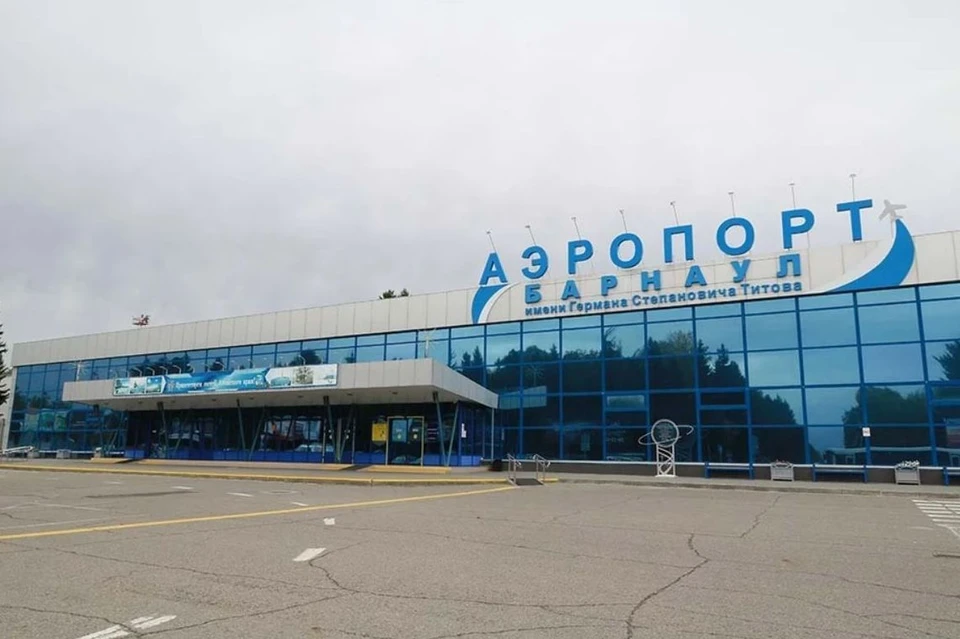Самолет приземлился в Барнауле