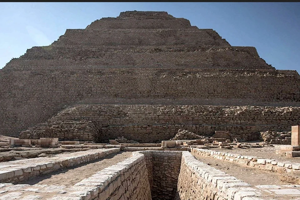 Пирамида Джосера: в её строительстве использовали гидравлический подъемник.