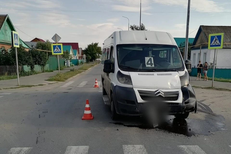 В результате аварии несовершеннолетнего водителя с тяжелыми травмами госпитализировали в больницу