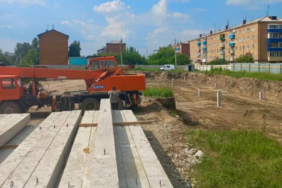 Строительство многоквартирного дома для переселенцев началось в Зиме.